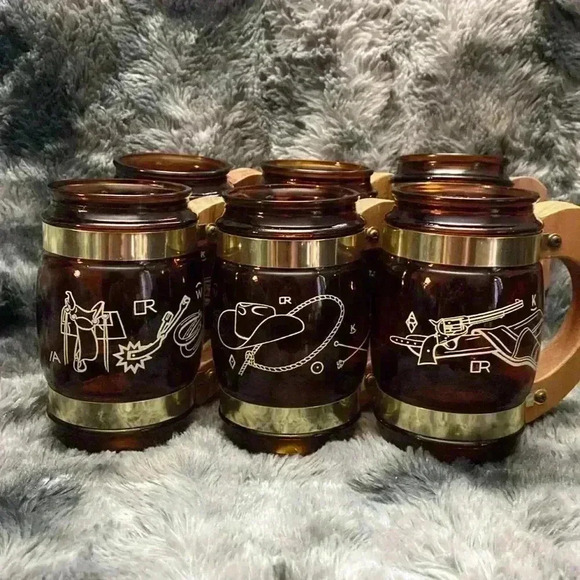 Vintage Siesta Ware Cowboy Barrel
Mugs & Wood  Serving Tray Set | - Picture 14 of 16